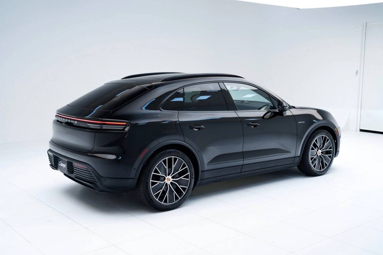 2025 Porsche Macan Macan Electric