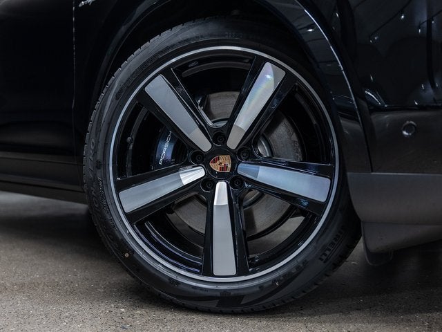 2026 Porsche Cayenne E-Hybrid Base
