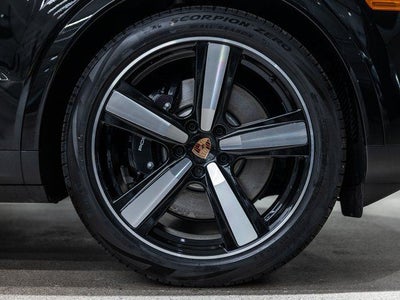 2026 Porsche Cayenne E-Hybrid Base
