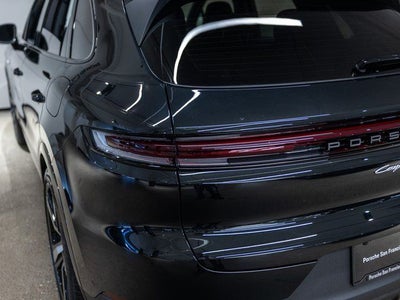 2026 Porsche Cayenne E-Hybrid Base