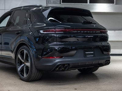 2026 Porsche Cayenne E-Hybrid Base
