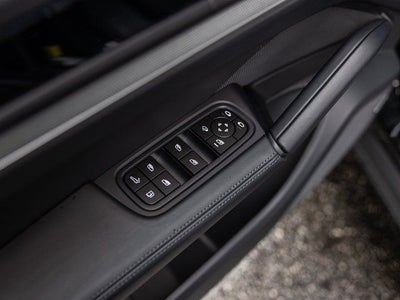 2026 Porsche Cayenne E-Hybrid Base