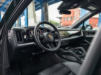 2026 Porsche Cayenne E-Hybrid Base