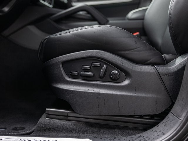 2026 Porsche Cayenne E-Hybrid Base