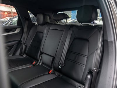 2026 Porsche Cayenne E-Hybrid Base