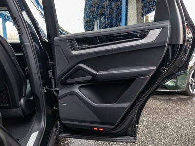 2026 Porsche Cayenne E-Hybrid Base