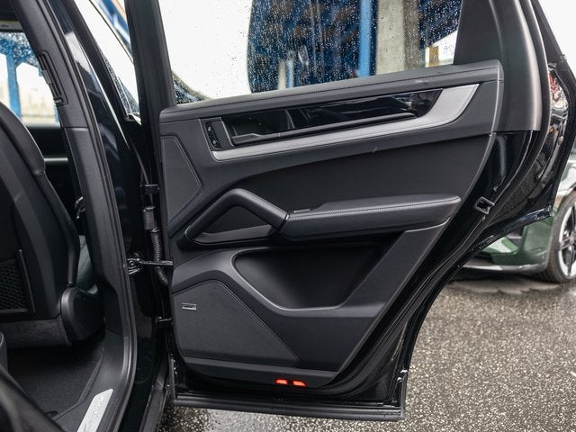 2026 Porsche Cayenne E-Hybrid Base