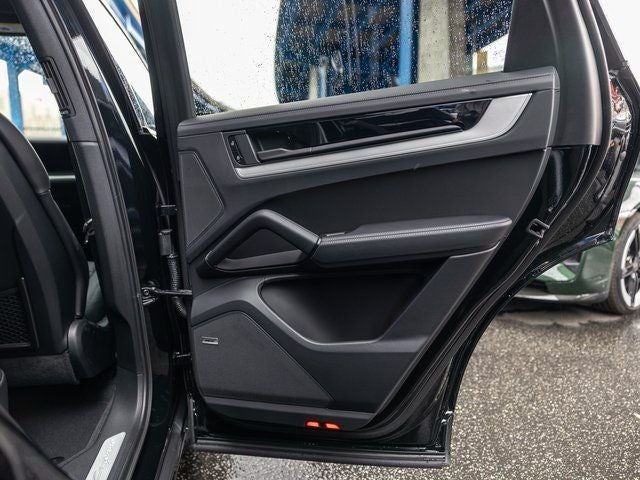 2026 Porsche Cayenne E-Hybrid Base
