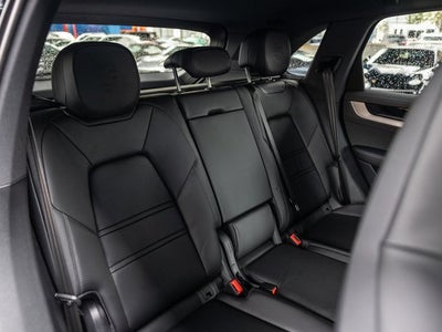 2026 Porsche Cayenne E-Hybrid Base
