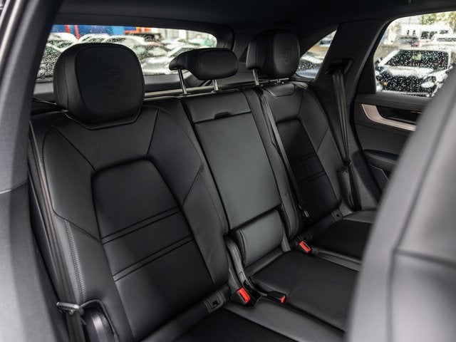 2026 Porsche Cayenne E-Hybrid Base