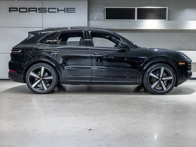 2026 Porsche Cayenne E-Hybrid Base