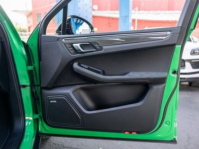 2026 Porsche Macan Macan GTS