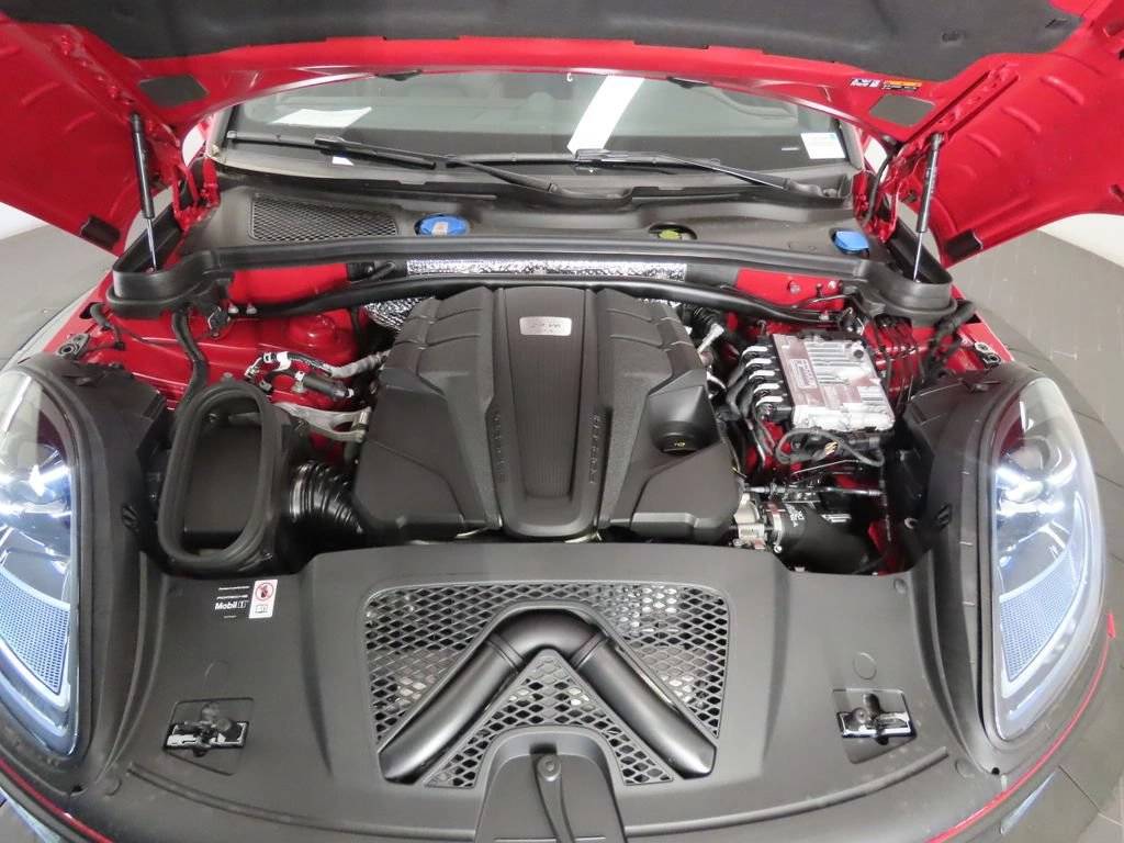 2026 Porsche Macan Macan GTS
