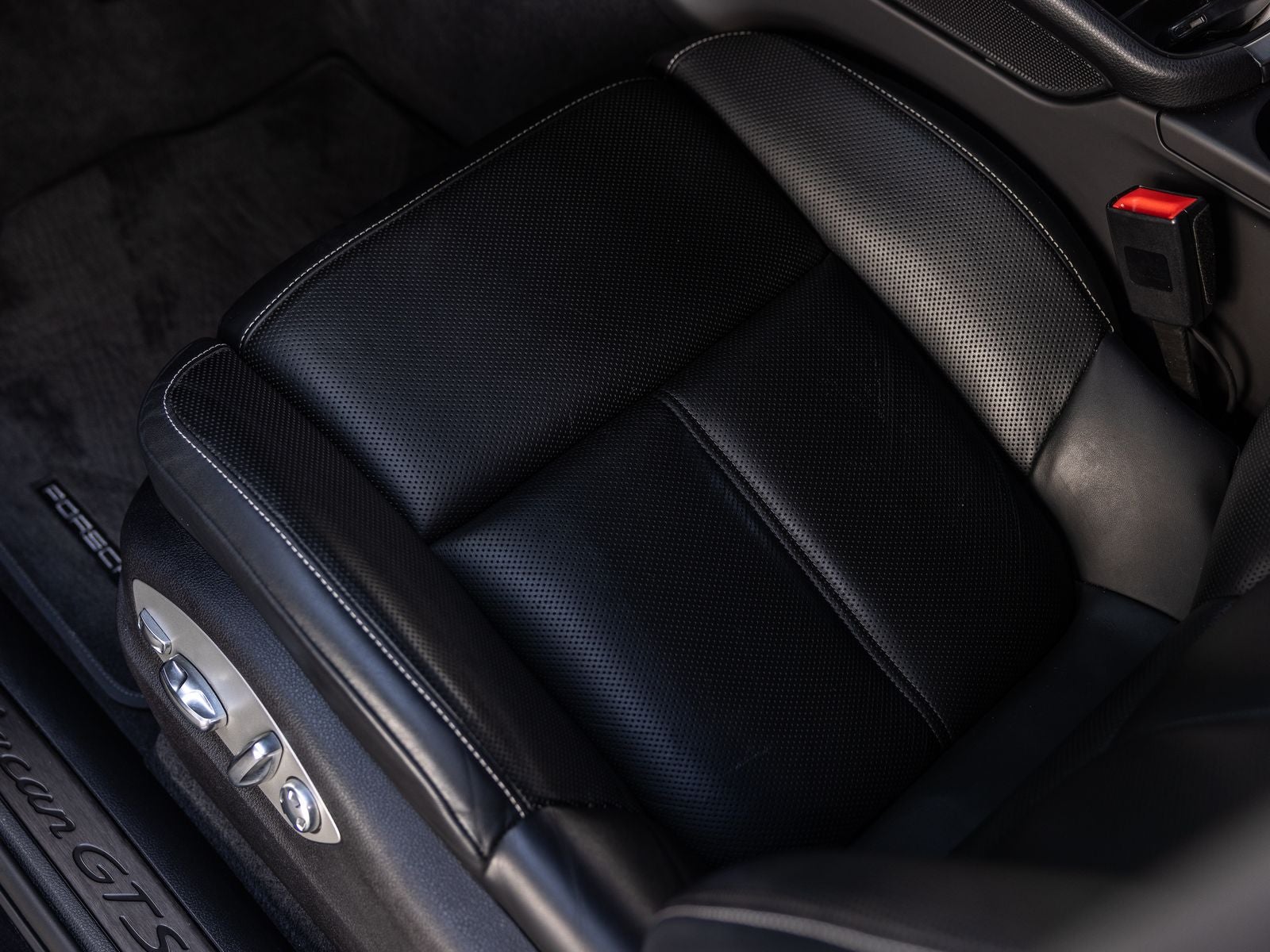 2024 Porsche Macan Macan GTS