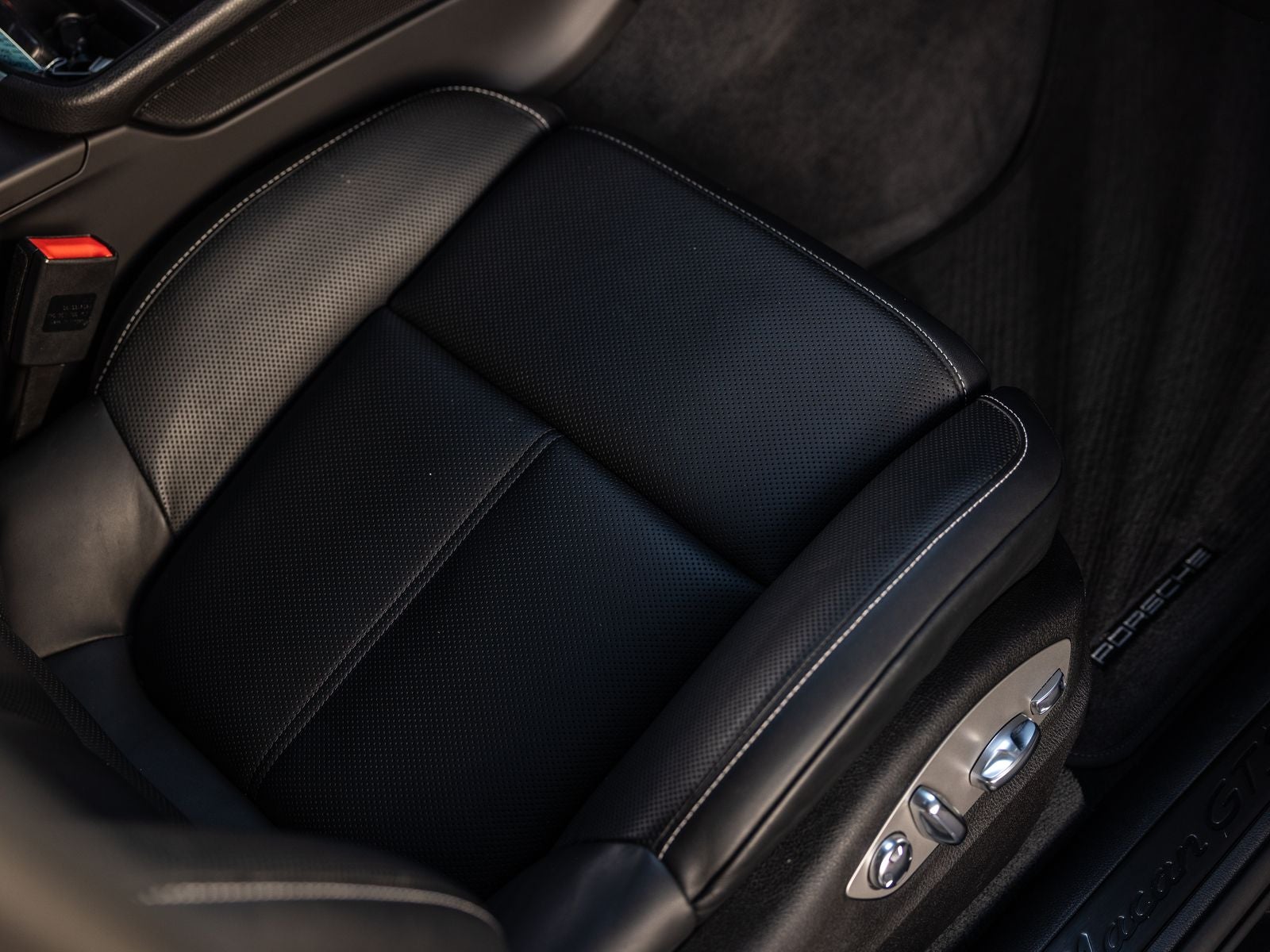 2024 Porsche Macan Macan GTS