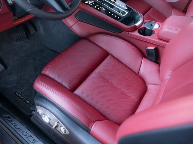 2026 Porsche Macan Macan GTS