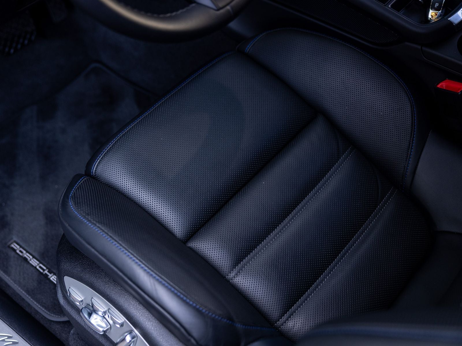 2023 Porsche Macan S