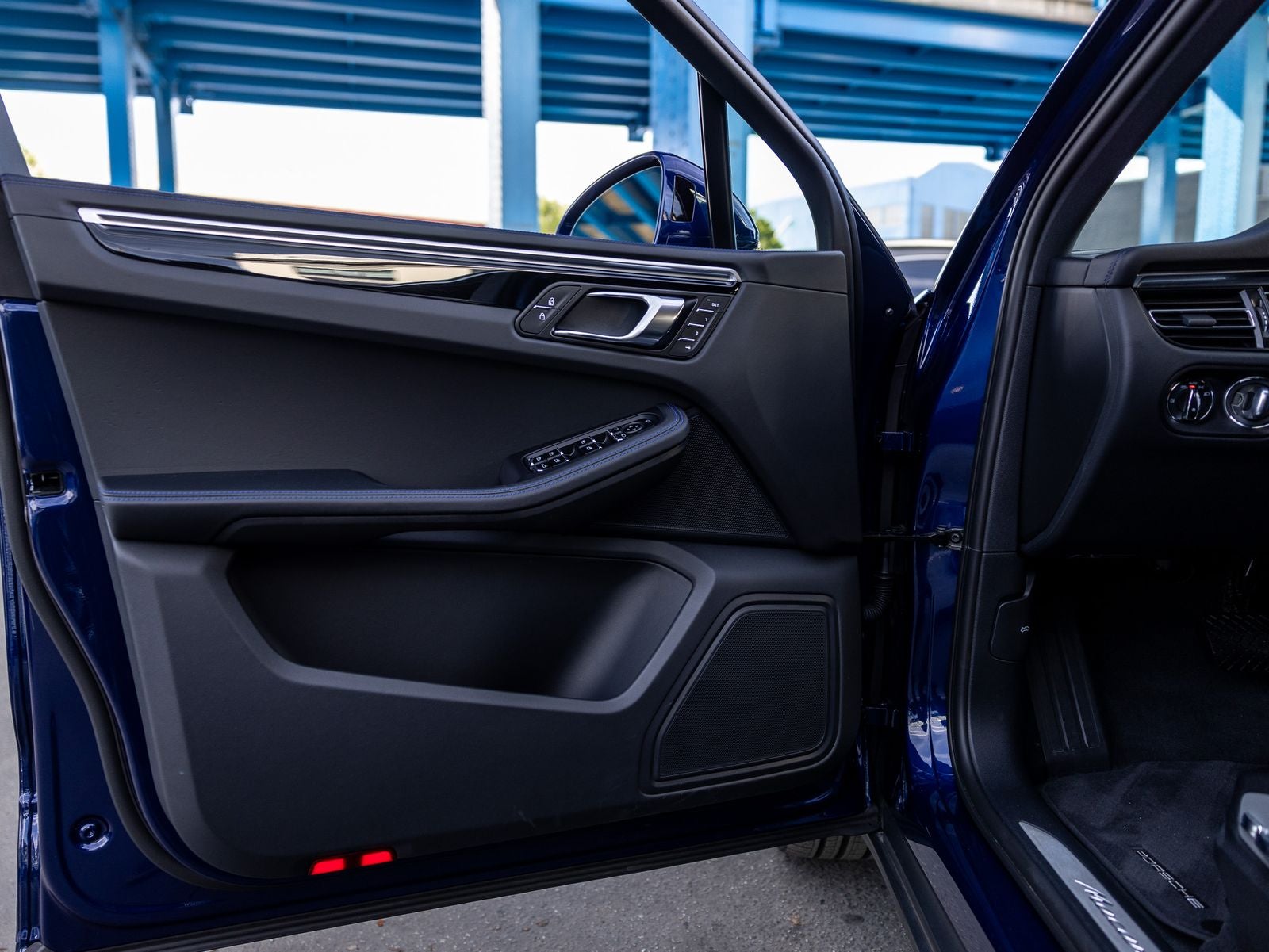 2023 Porsche Macan S