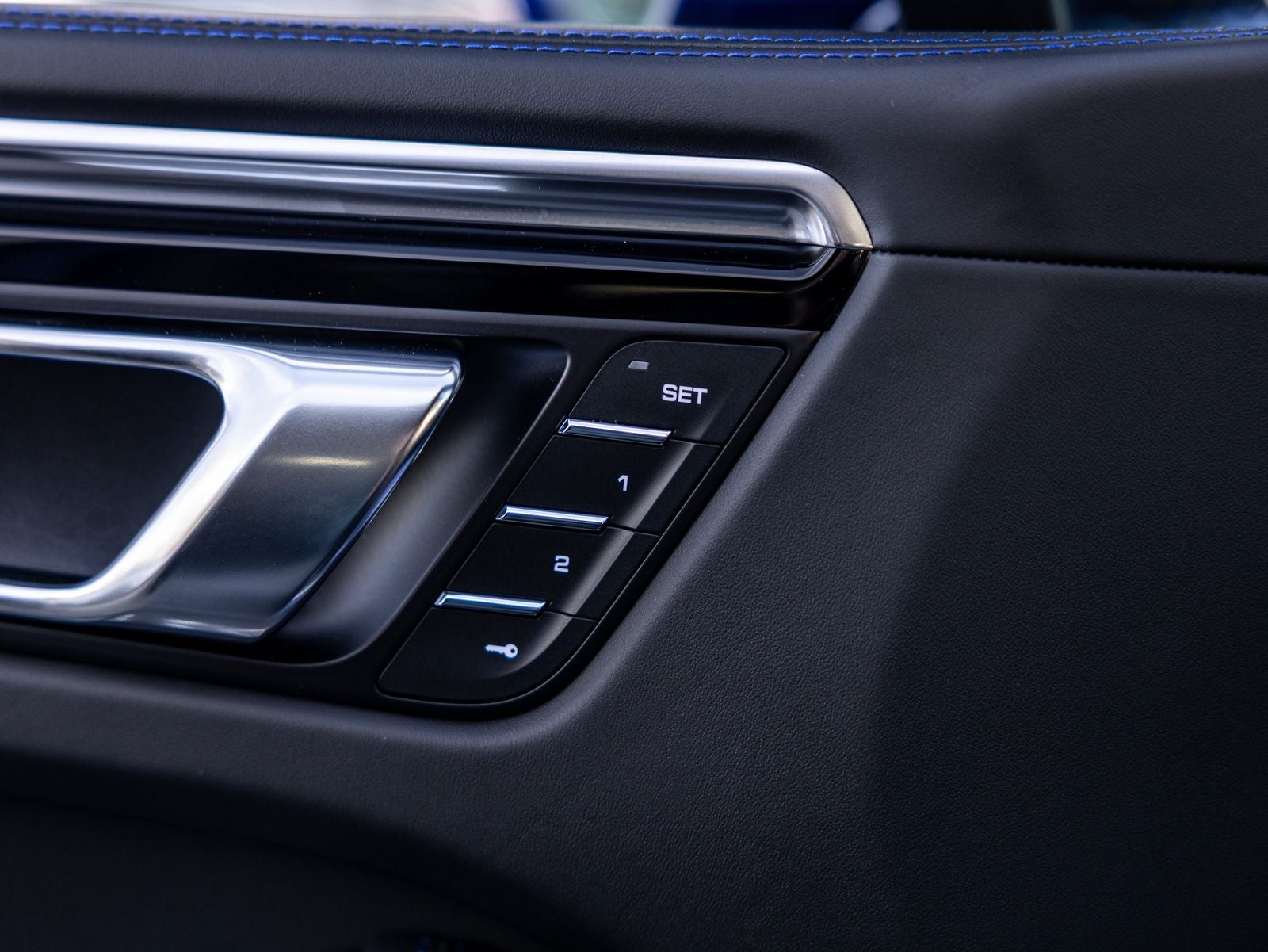 2023 Porsche Macan S