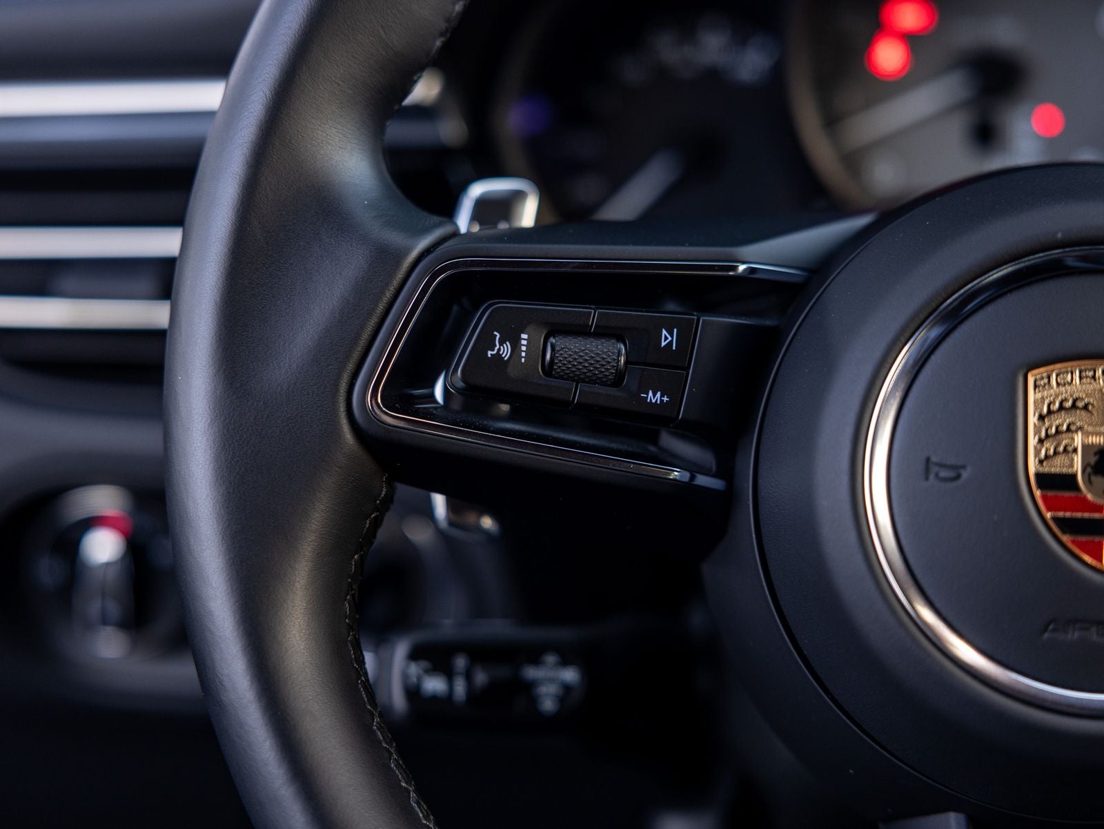 2023 Porsche Macan S