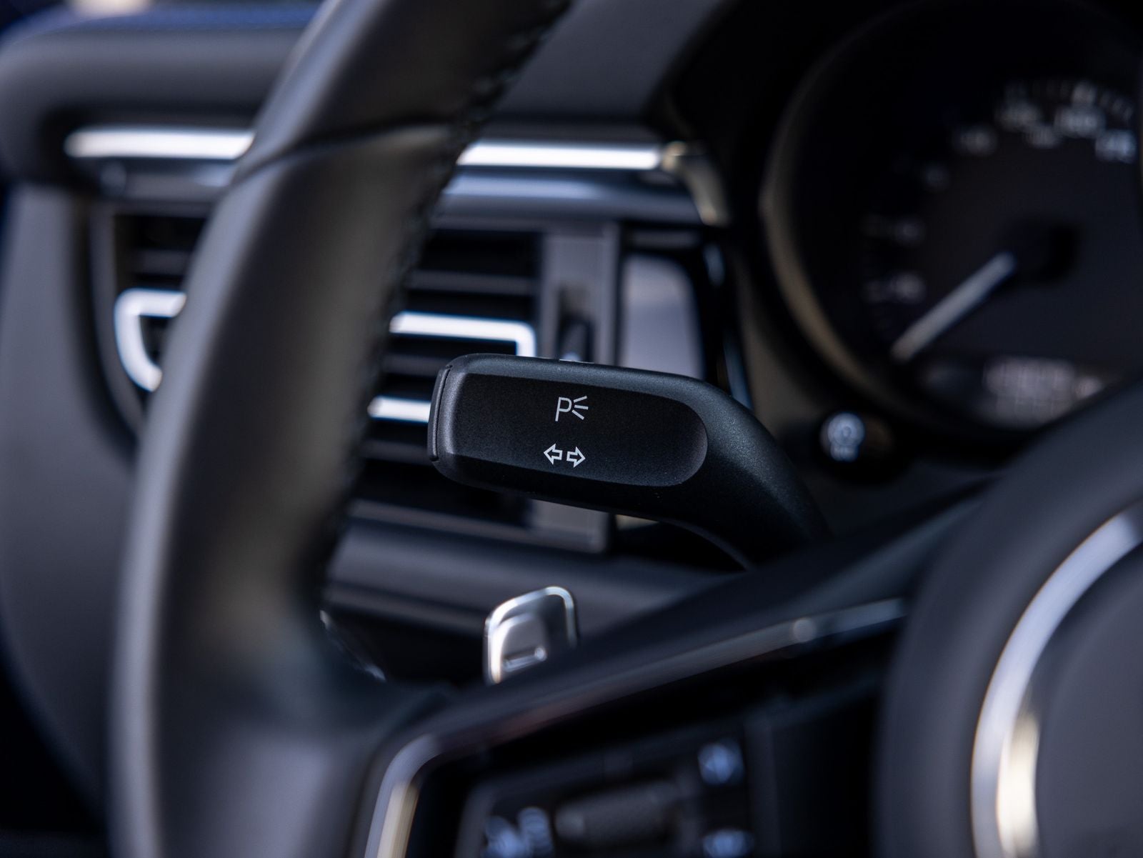 2023 Porsche Macan S