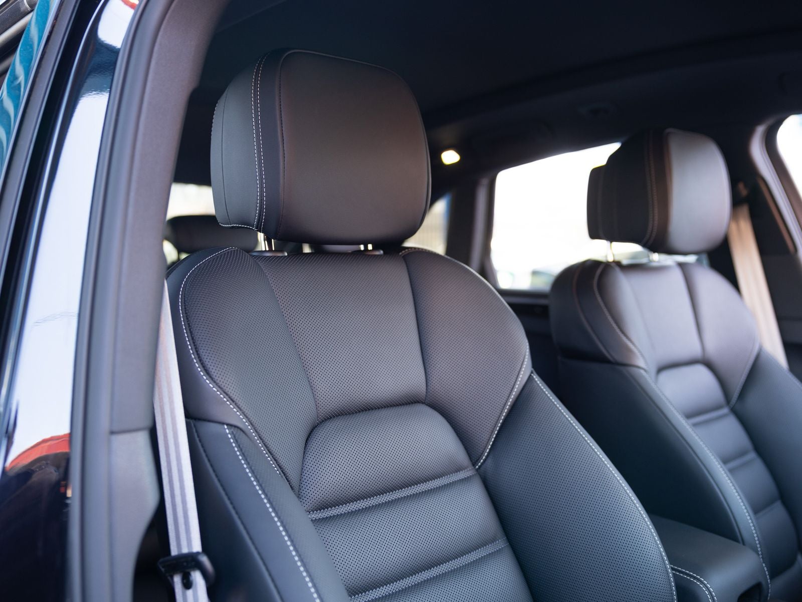 2025 Porsche Macan S