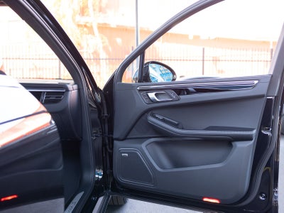 2025 Porsche Macan S