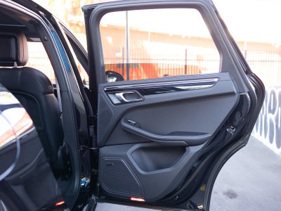 2025 Porsche Macan S