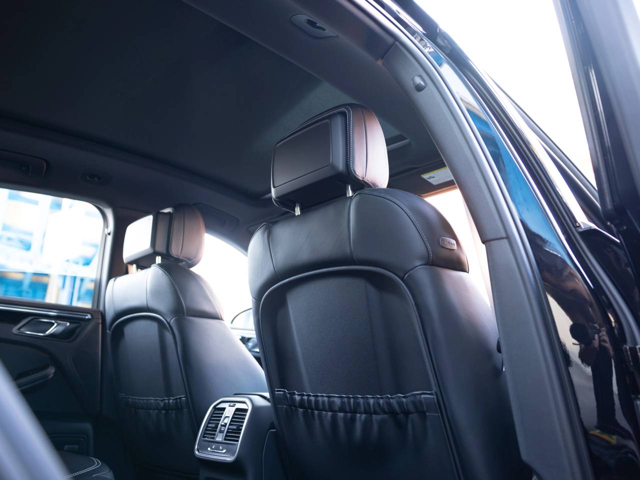 2025 Porsche Macan Macan S