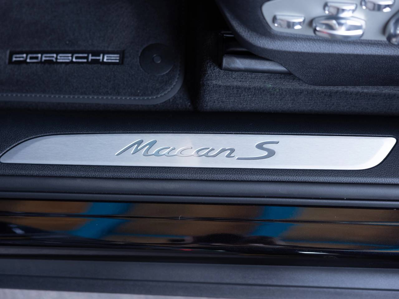 2025 Porsche Macan Macan S