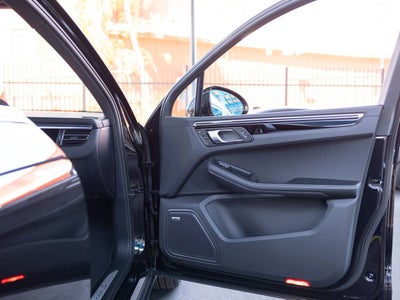 2025 Porsche Macan Macan S