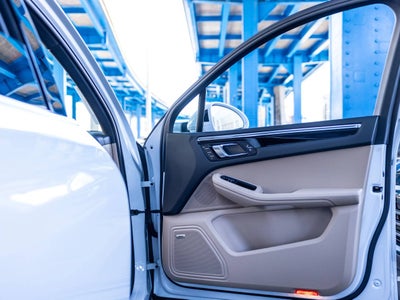 2025 Porsche Macan Macan S