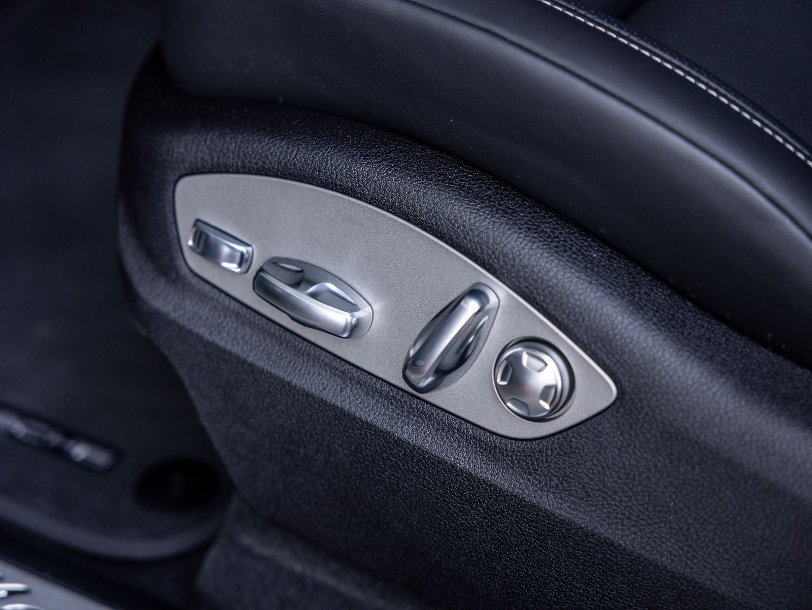 2026 Porsche Macan Macan S