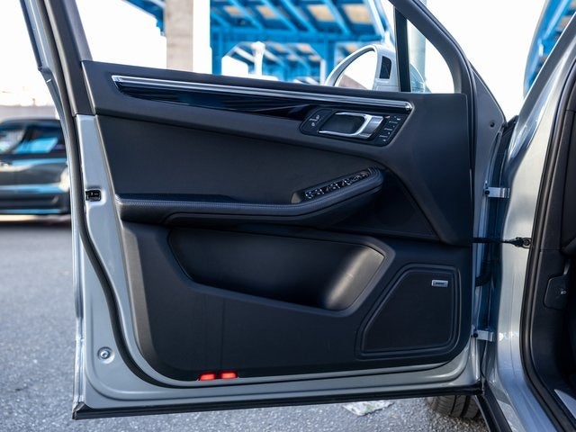 2023 Porsche Macan Macan S (MY23)