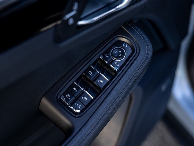 2023 Porsche Macan Macan S (MY23)