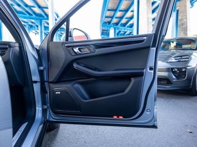 2023 Porsche Macan Macan S (MY23)