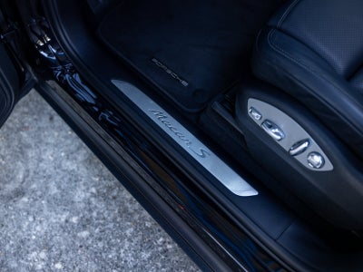 2023 Porsche Macan Macan S