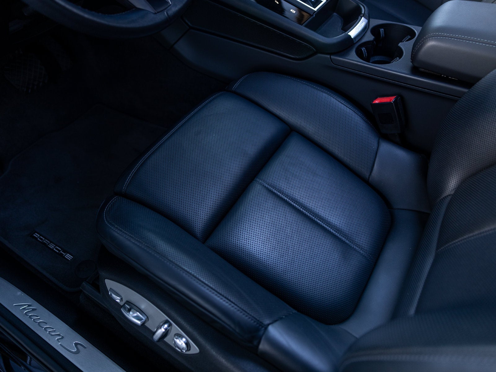 2023 Porsche Macan Macan S
