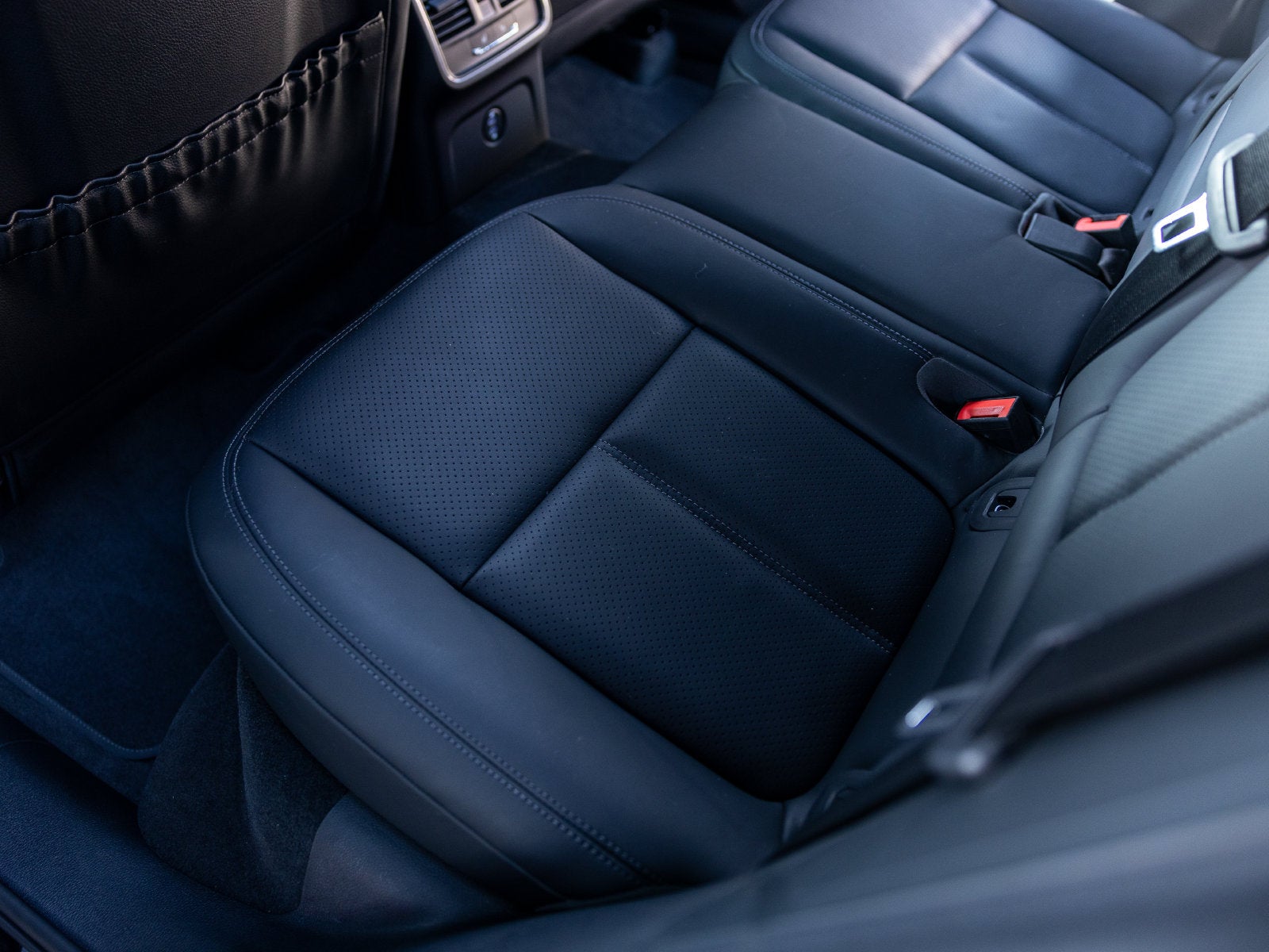 2023 Porsche Macan Macan S