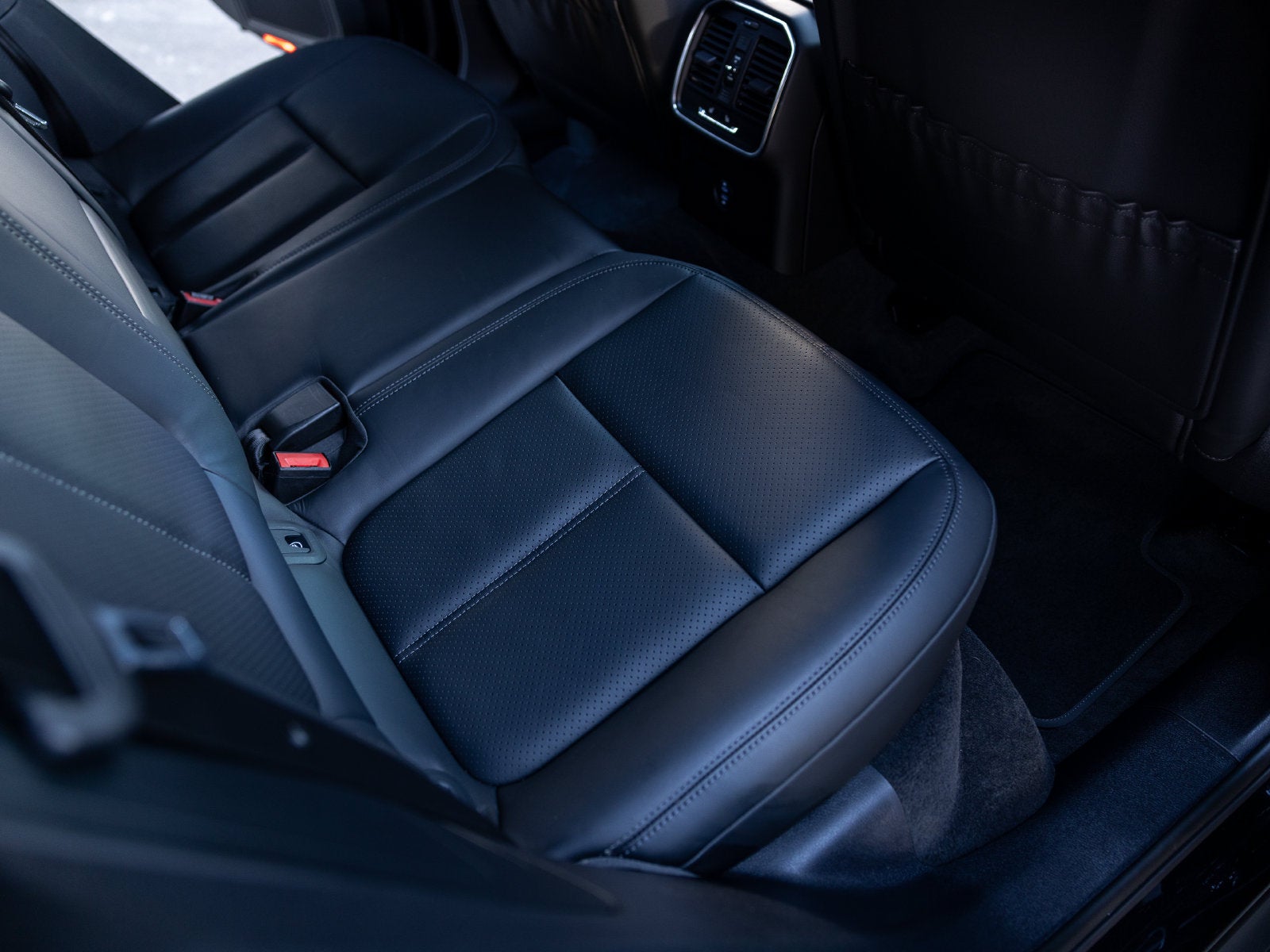 2023 Porsche Macan Macan S