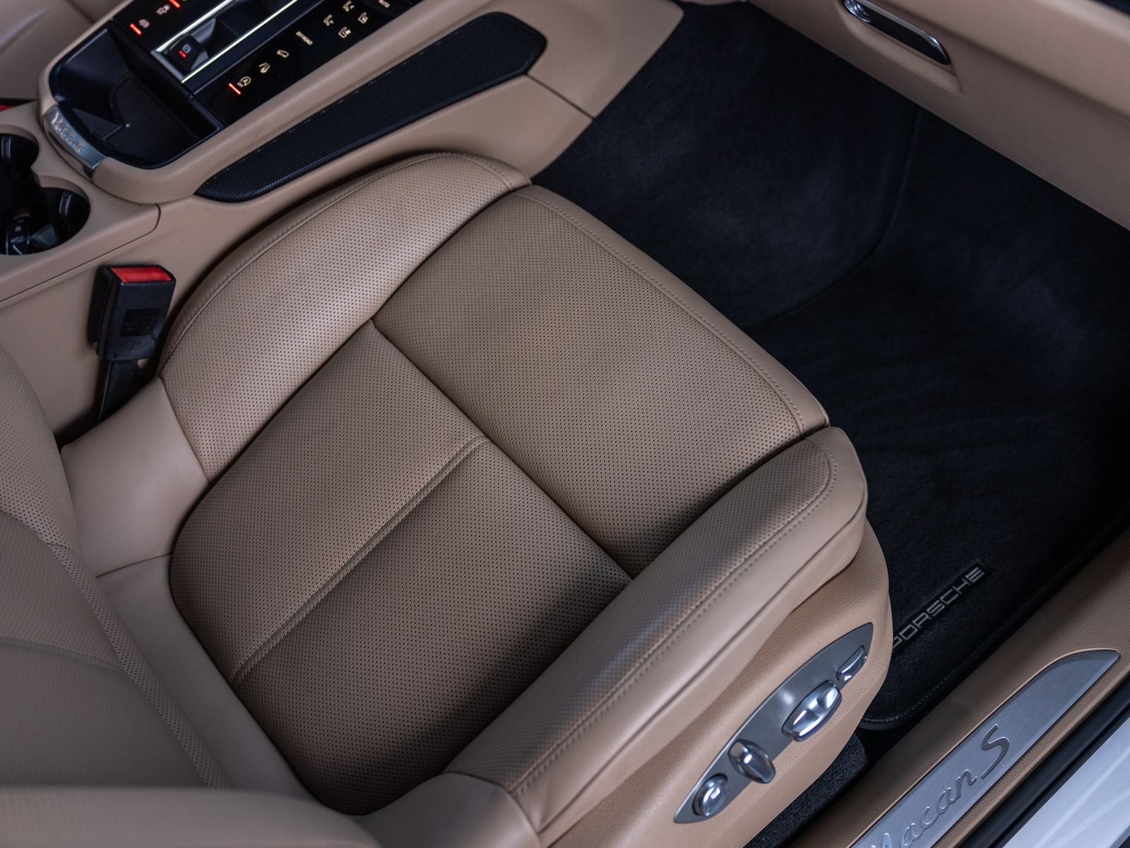 2024 Porsche Macan S