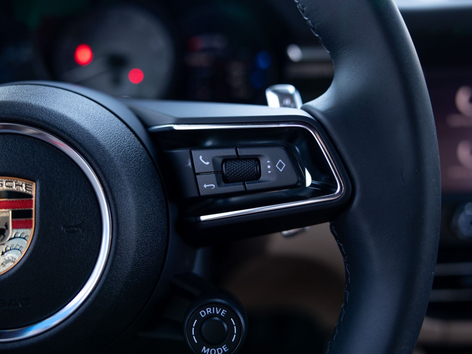 2025 Porsche Macan S