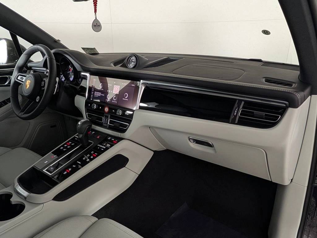 2026 Porsche Macan Macan S