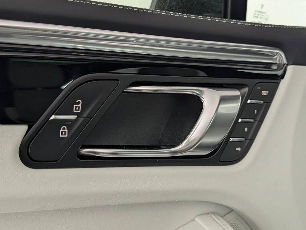 2026 Porsche Macan Macan S