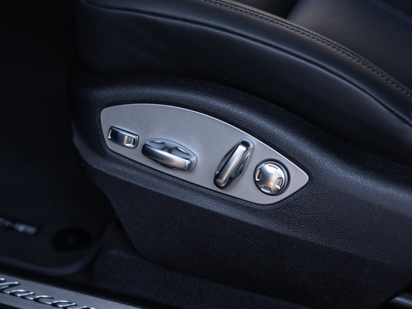 2026 Porsche Macan Macan S
