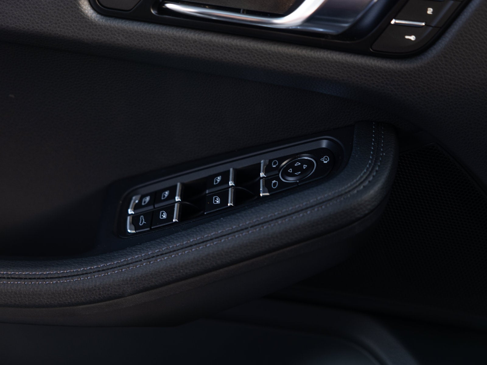 2026 Porsche Macan Macan S
