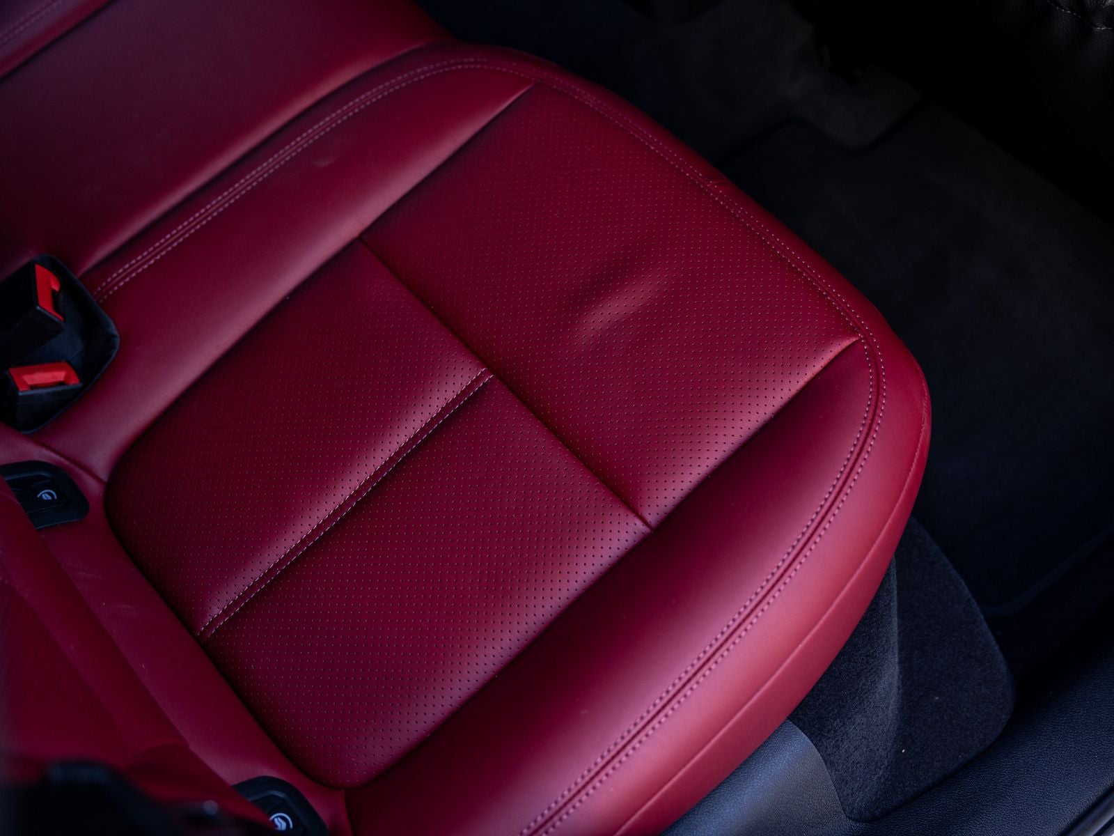 2025 Porsche Macan Macan S