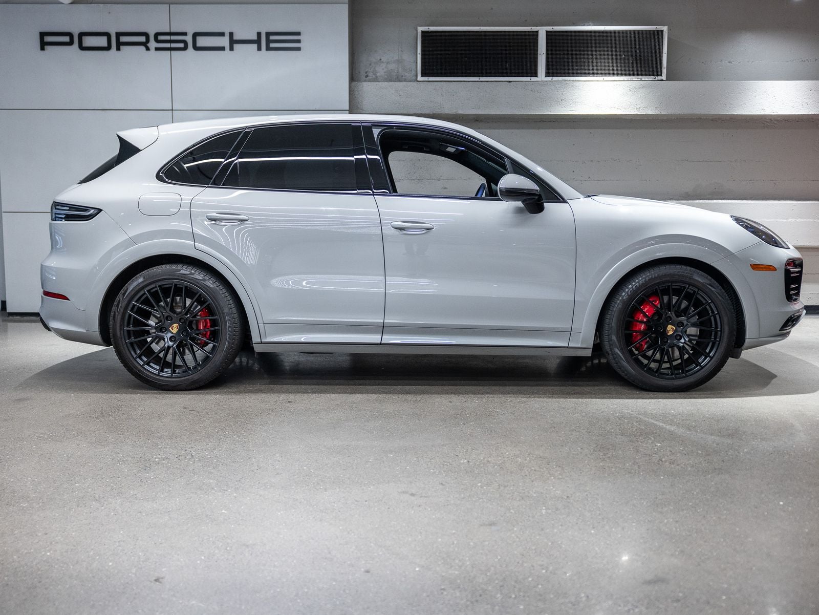 2023 Porsche Cayenne GTS