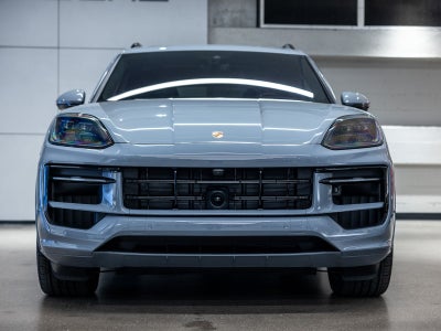 2025 Porsche Cayenne GTS