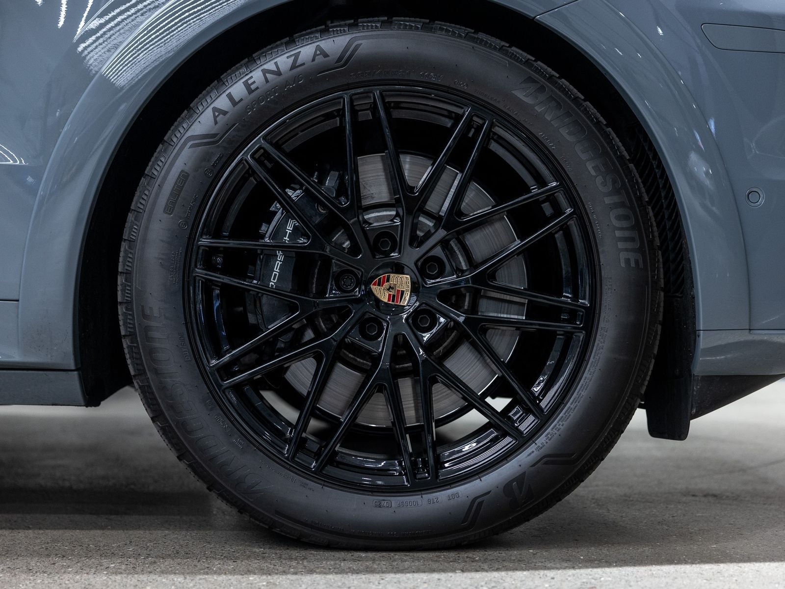 2025 Porsche Cayenne GTS